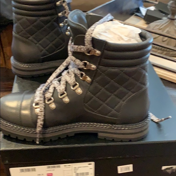 Chanel lace up boots - Picture 5 of 8